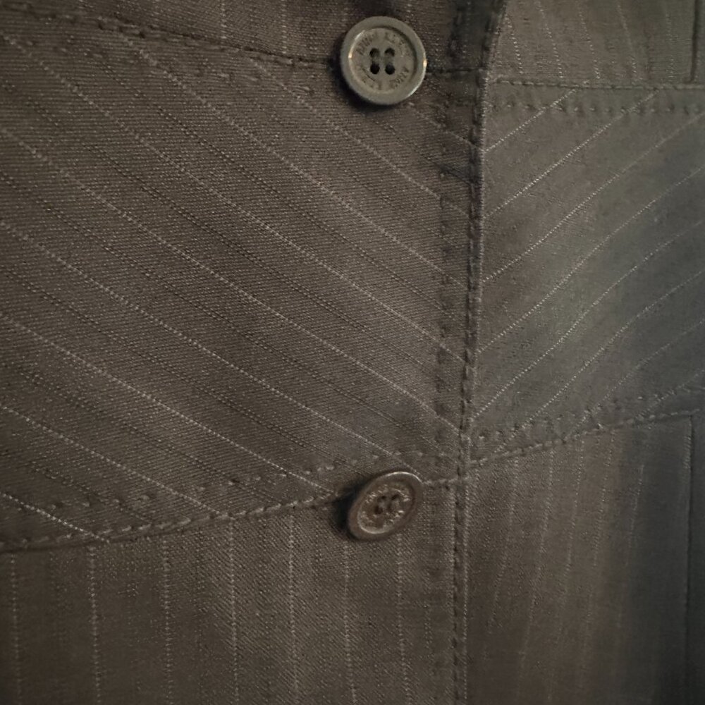 Anne Klein Skirt Suit Lightweight Wool Blend In Gray Pinstripe Size 2P - Picture 7 of 13